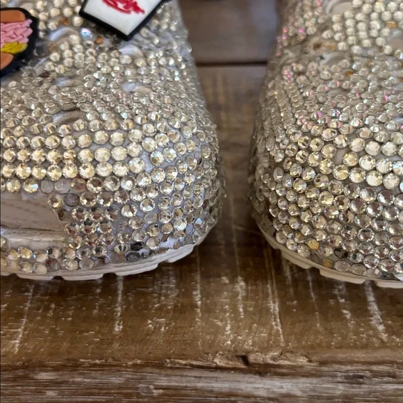 Crocs with Arby’s Jibbitz - Picture 6 of 11